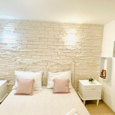 Colorful And Happy Apartment Sukosan - With Parking Exterior photo