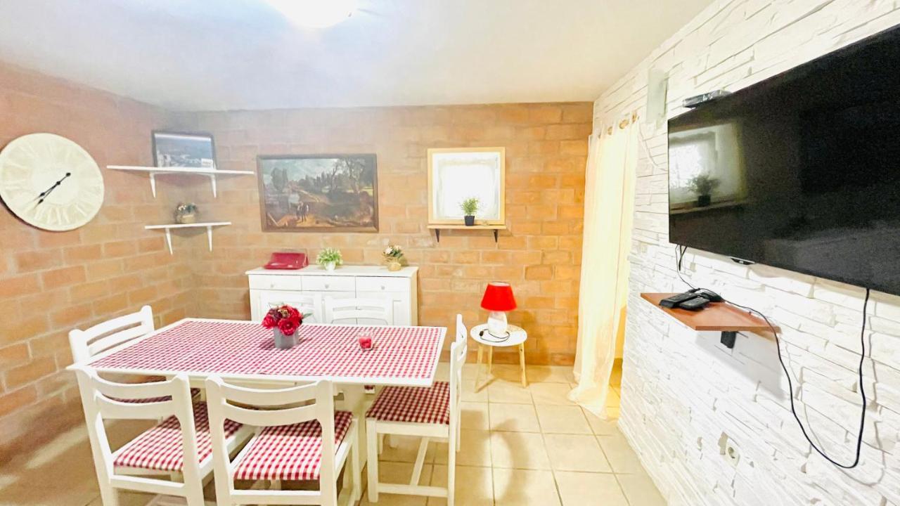 Colorful And Happy Apartment Sukosan - With Parking Exterior photo